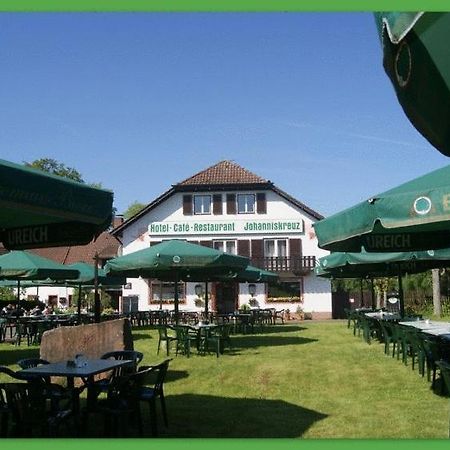 Hotel-Restaurant Johanniskreuz Trippstadt エクステリア 写真