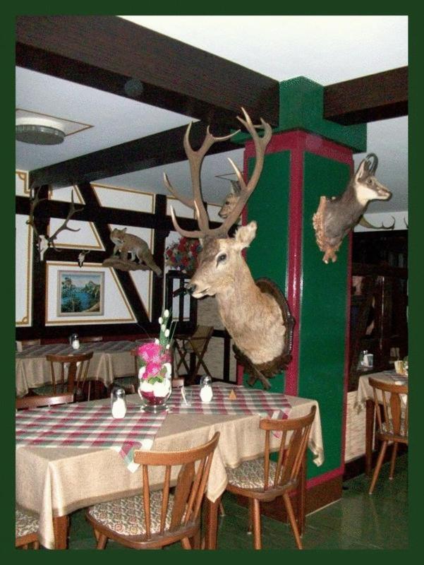 Hotel-Restaurant Johanniskreuz Trippstadt エクステリア 写真