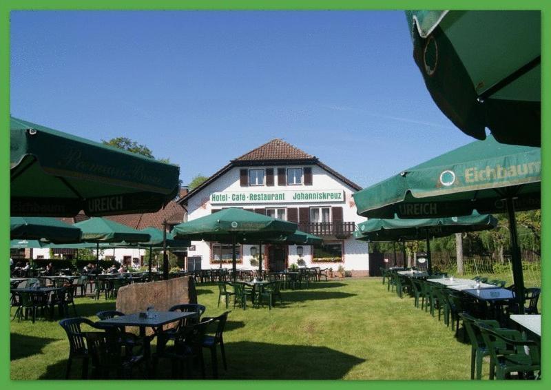 Hotel-Restaurant Johanniskreuz Trippstadt エクステリア 写真