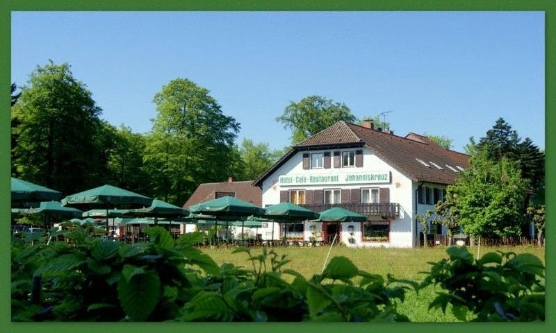 Hotel-Restaurant Johanniskreuz Trippstadt エクステリア 写真