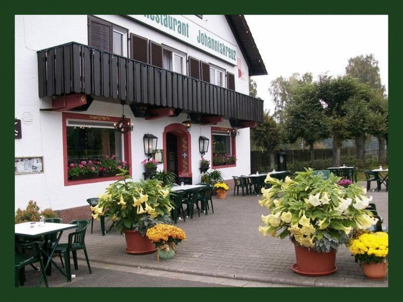 Hotel-Restaurant Johanniskreuz Trippstadt エクステリア 写真