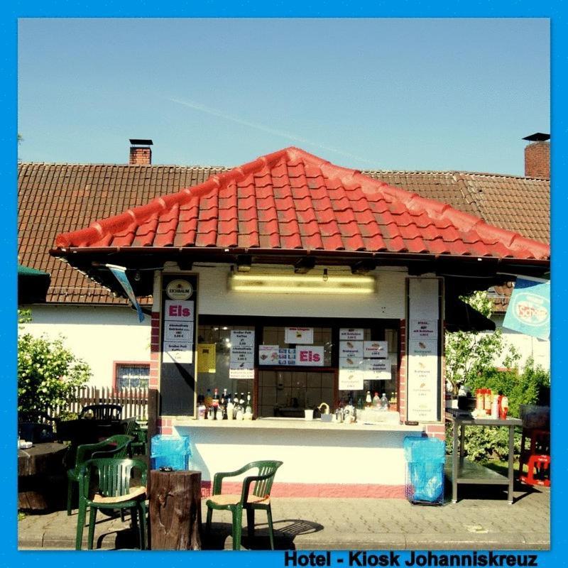 Hotel-Restaurant Johanniskreuz Trippstadt エクステリア 写真