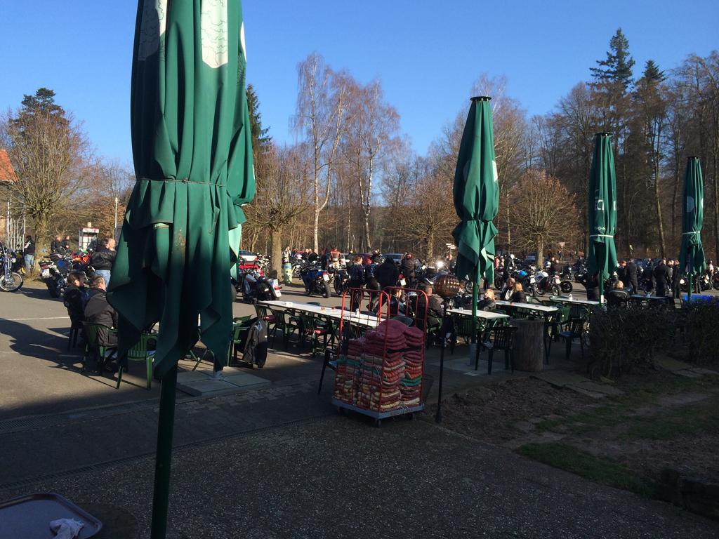 Hotel-Restaurant Johanniskreuz Trippstadt エクステリア 写真