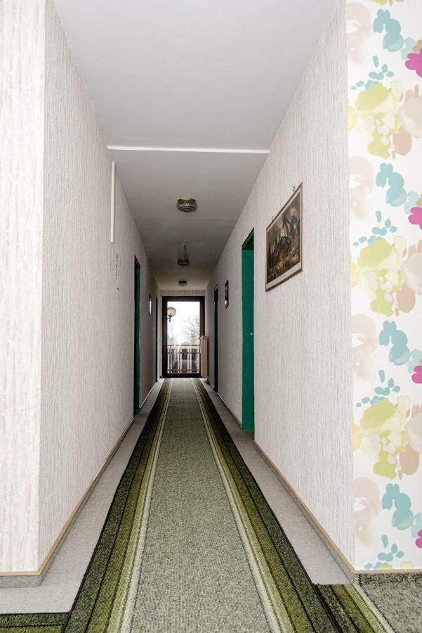 Hotel-Restaurant Johanniskreuz Trippstadt エクステリア 写真