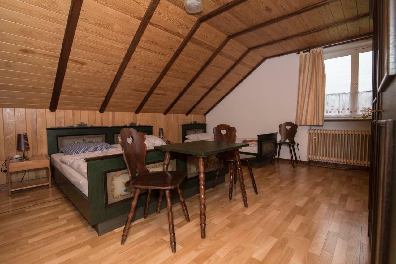 Hotel-Restaurant Johanniskreuz Trippstadt エクステリア 写真