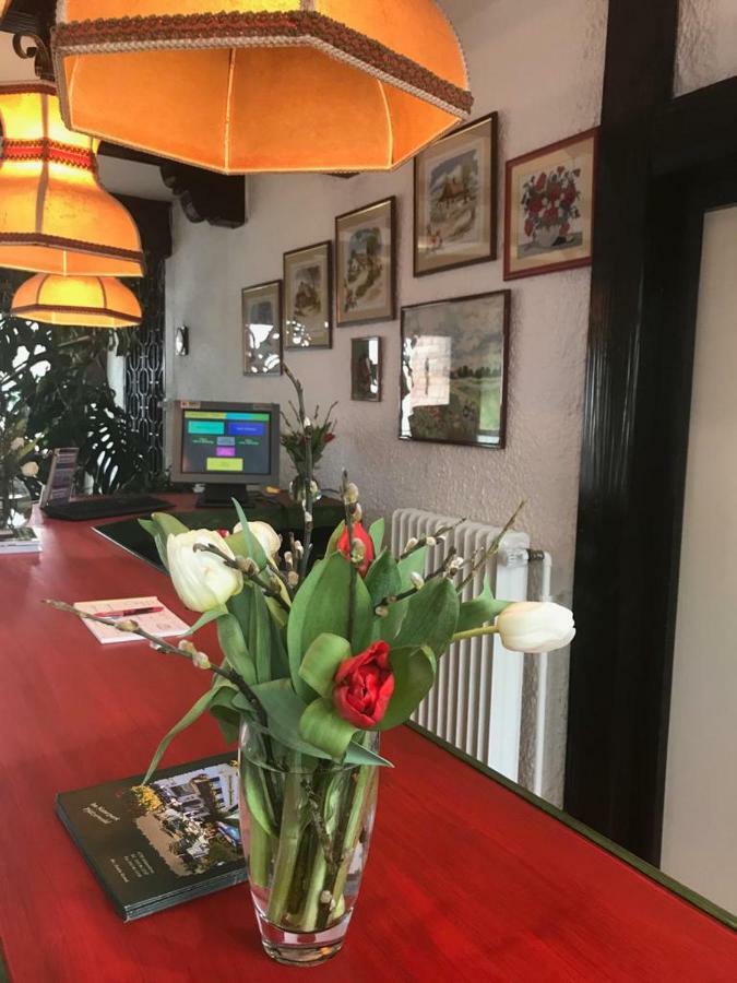 Hotel-Restaurant Johanniskreuz Trippstadt エクステリア 写真