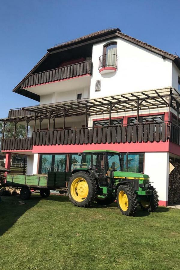 Hotel-Restaurant Johanniskreuz Trippstadt エクステリア 写真