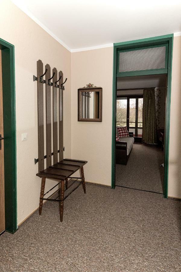 Hotel-Restaurant Johanniskreuz Trippstadt エクステリア 写真